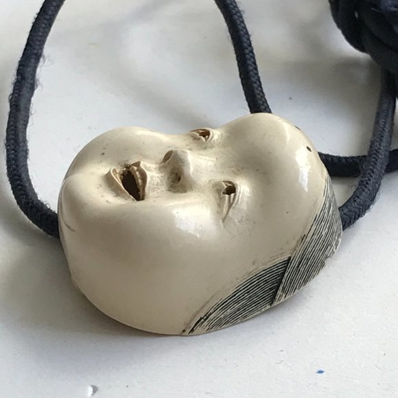 MMA Metropolitan Museum of Art Japanese Face Mask Netsuke Style Pendant on Cord - Picture 6 of 7